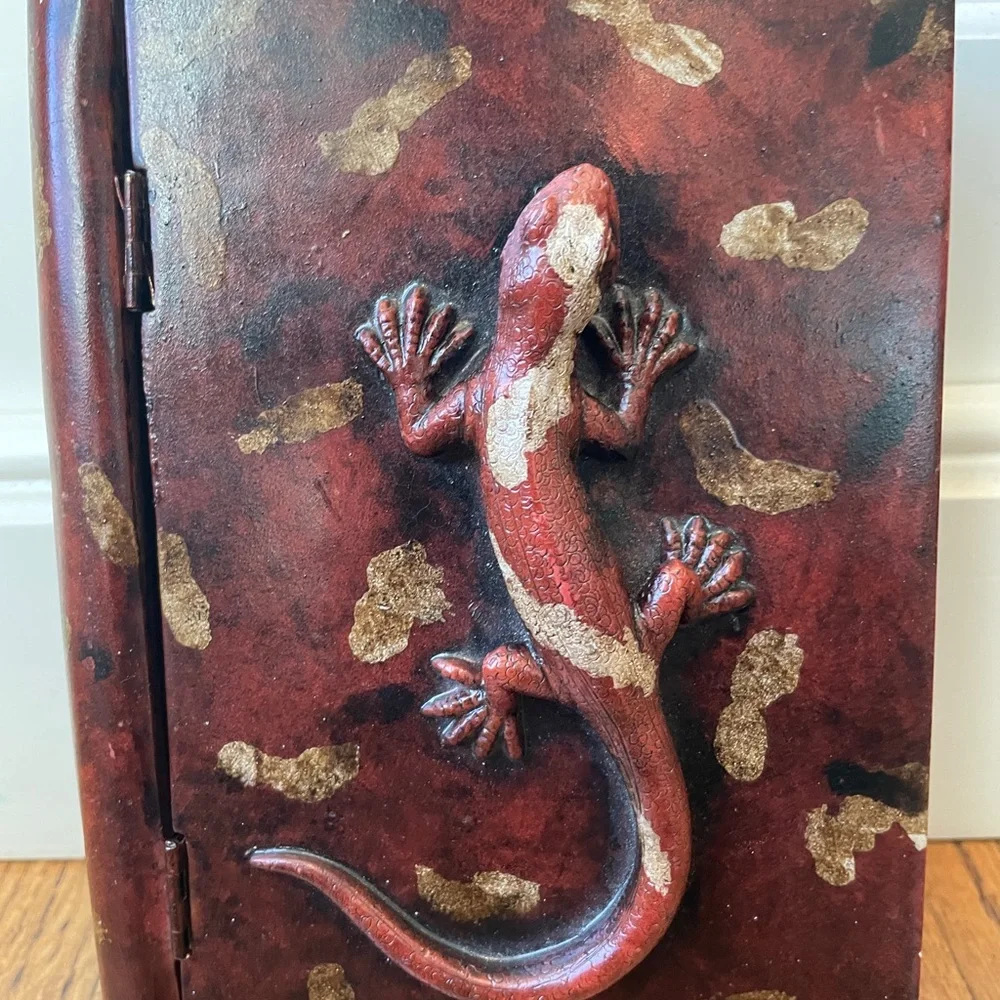 Hand Carved Lizard Wooden Keepsake Box Rustic Trinket Storage Decor